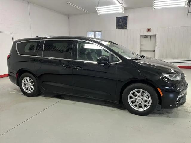 2025 Chrysler Pacifica Select for sale in Beaverdale, PA