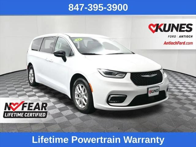 2024 Chrysler Pacifica Touring L for sale in Antioch, IL