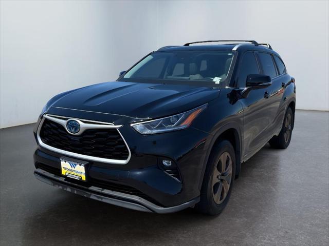 2023 Toyota Highlander Hybrid Bronze Edition
