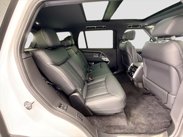 2026 Land Rover Range Rover P530 SE 7 Seat