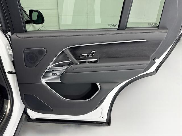 2026 Land Rover Range Rover P530 SE 7 Seat