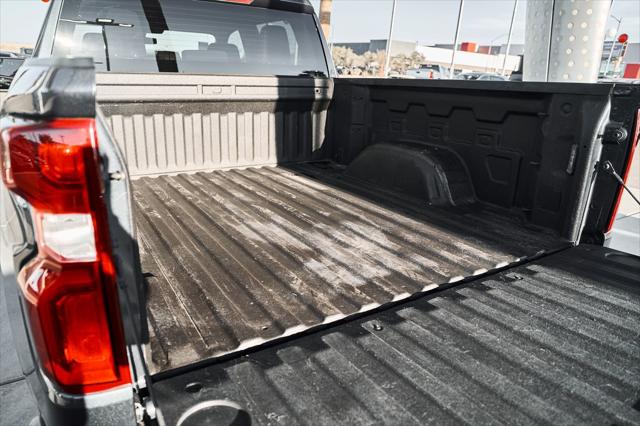 2022 Chevrolet Silverado 1500 4WD Crew Cab Short Bed RST