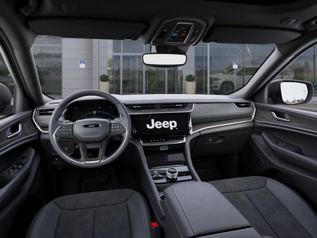 2026 Jeep Grand Cherokee Altitude 4x2