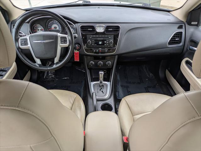 2013 Chrysler 200 Limited