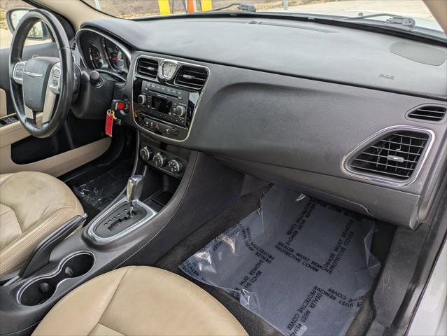 2013 Chrysler 200 Limited