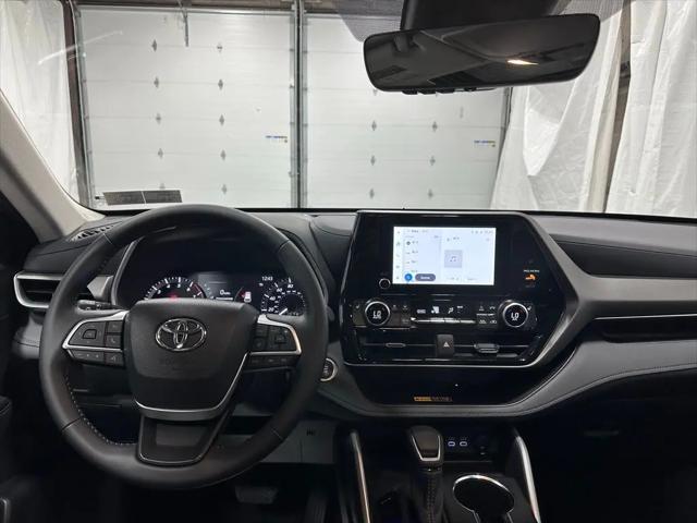 2025 Toyota Highlander XLE