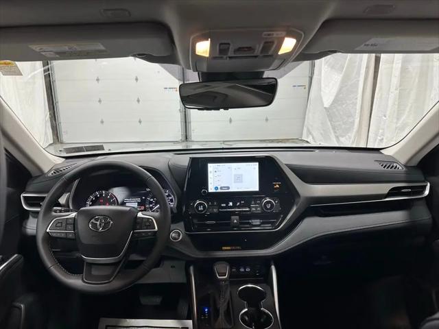 2025 Toyota Highlander XLE