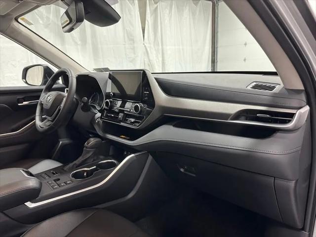 2025 Toyota Highlander XLE