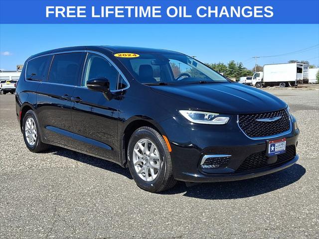2024 Chrysler Pacifica Touring L for sale in Lumberton, NJ