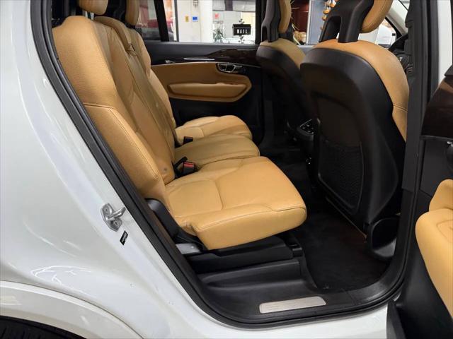 2016 Volvo XC90 T6 Momentum