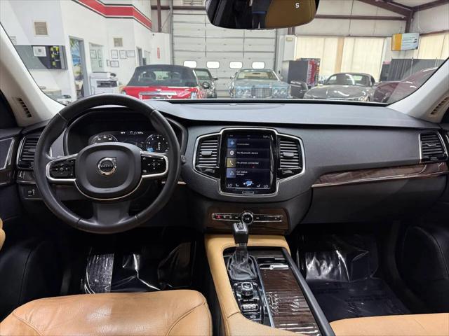 2016 Volvo XC90 T6 Momentum