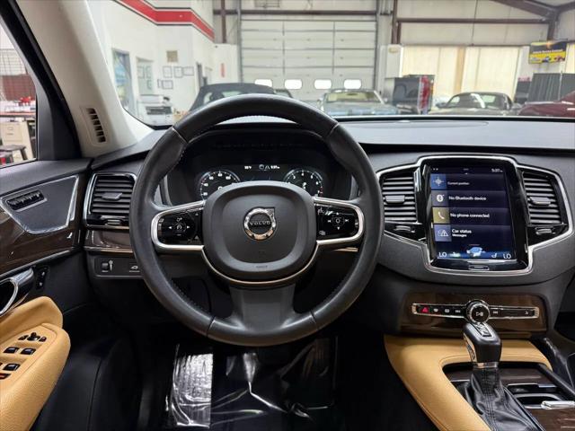 2016 Volvo XC90 T6 Momentum