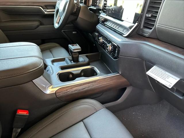 2026 GMC Sierra 1500 Crew Cab, Short Bed, SLT, 4WD