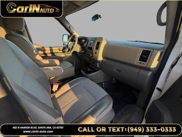 2016 Nissan 3500 S V8