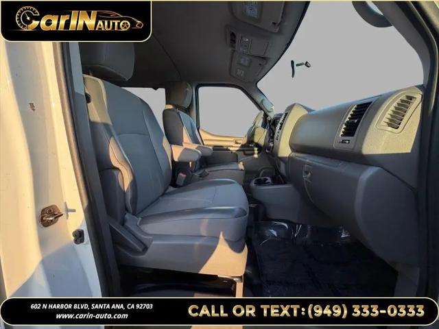 2016 Nissan 3500 S V8