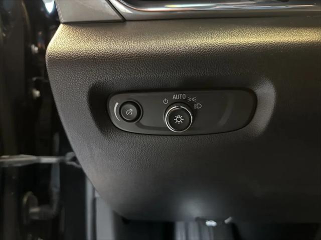 2023 Chevrolet Traverse AWD LT Leather