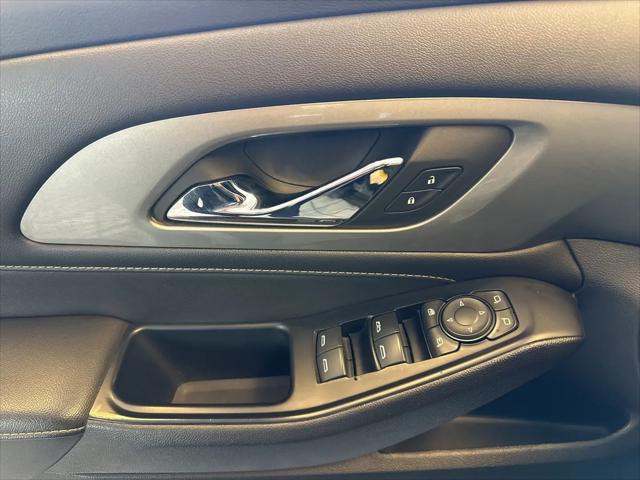 2023 Chevrolet Traverse AWD LT Leather