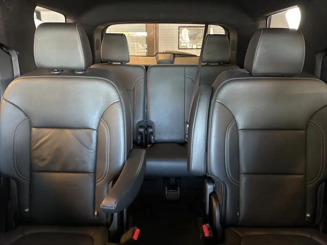 2023 Chevrolet Traverse AWD LT Leather
