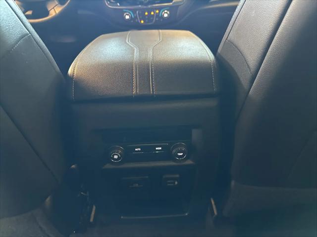 2023 Chevrolet Traverse AWD LT Leather
