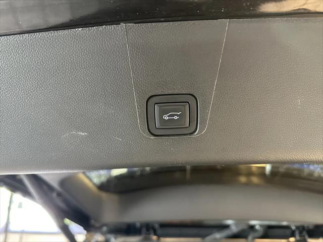 2023 Chevrolet Traverse AWD LT Leather