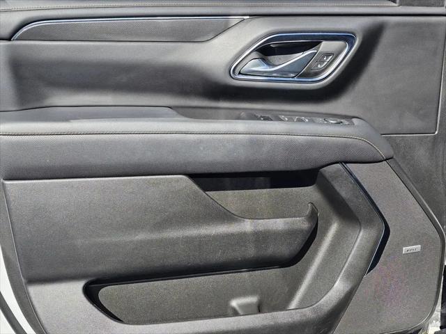 2023 GMC Yukon XL 4WD AT4