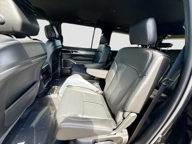 2026 Jeep Grand Wagoneer 4x2