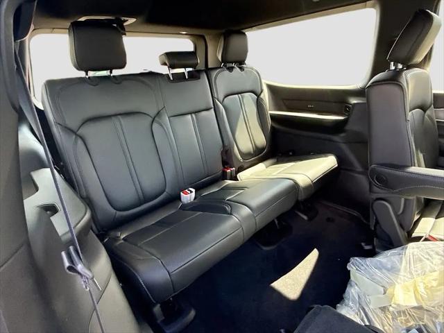 2026 Jeep Grand Wagoneer 4x2