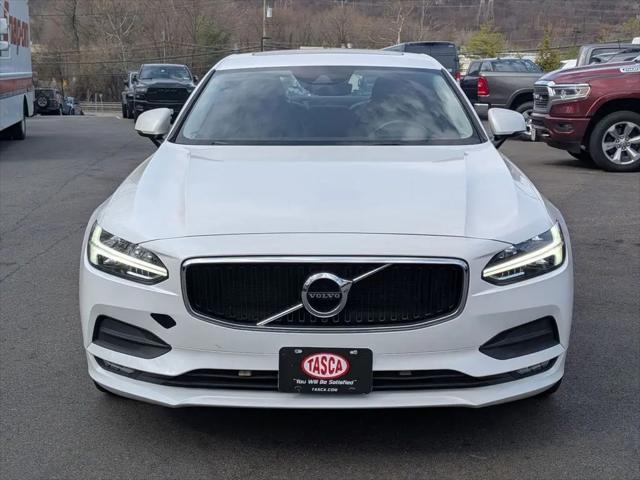 2018 Volvo S90 T5 Momentum