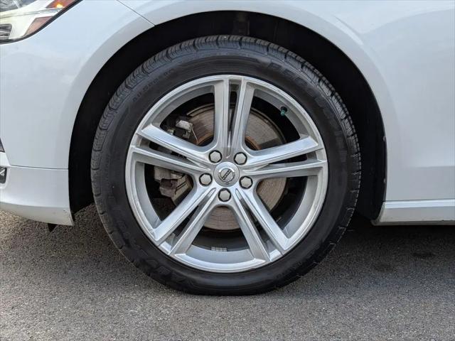 2018 Volvo S90 T5 Momentum