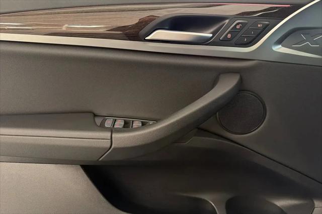 2023 BMW X4 xDrive30i