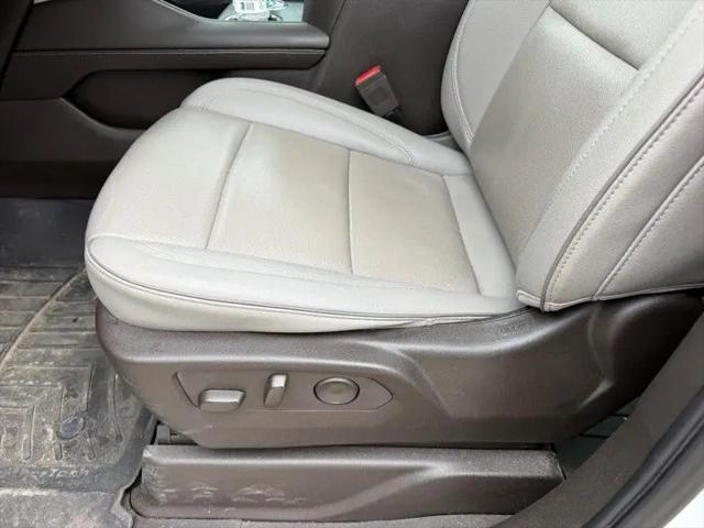 2023 GMC Yukon XL 4WD SLT