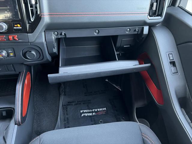 2025 Nissan Frontier Crew Cab PRO-4X 4x4