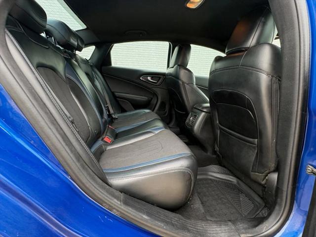 2015 Chrysler 200 S