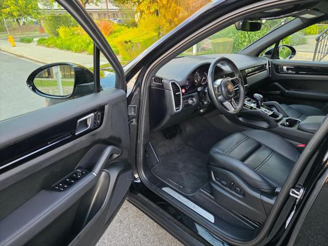2023 Porsche Cayenne Platinum Edition