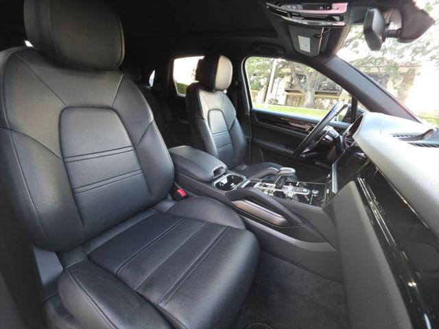 2023 Porsche Cayenne Platinum Edition
