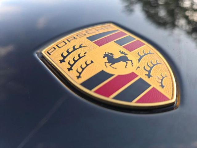 2023 Porsche Cayenne Platinum Edition