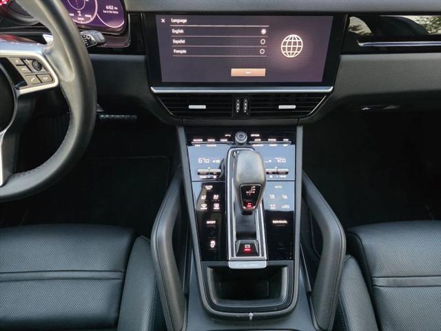 2023 Porsche Cayenne Platinum Edition