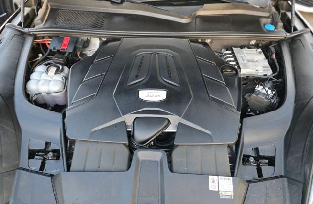 2023 Porsche Cayenne Platinum Edition