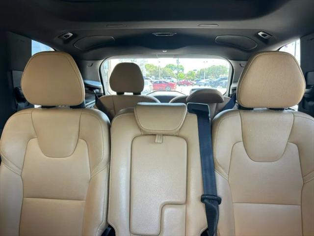 2016 Volvo XC90 T6 Momentum