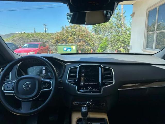 2016 Volvo XC90 T6 Momentum