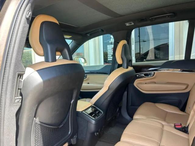 2016 Volvo XC90 T6 Momentum