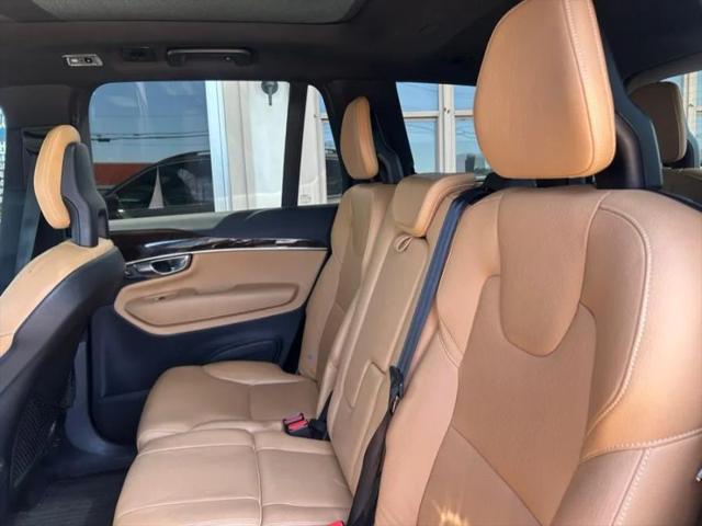 2016 Volvo XC90 T6 Momentum