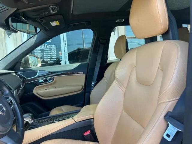 2016 Volvo XC90 T6 Momentum