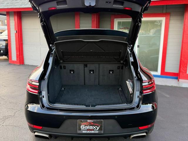 2017 Porsche Macan Base