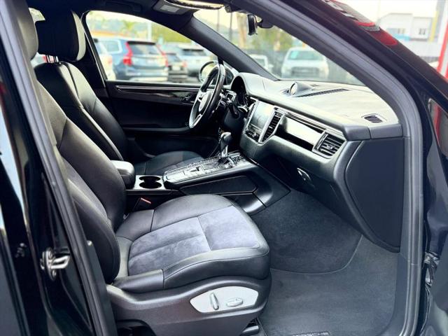 2017 Porsche Macan Base