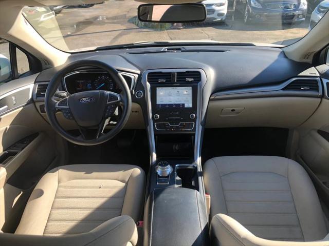 2020 Ford Fusion SE