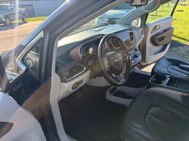 2017 Chrysler Pacifica Touring-L