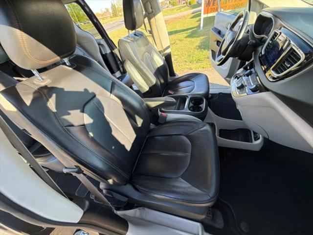 2017 Chrysler Pacifica Touring-L