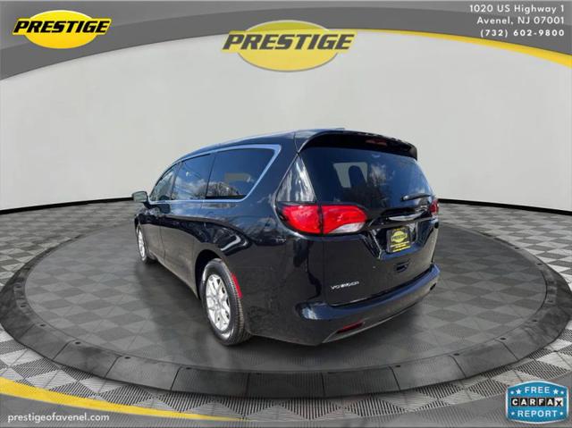 2024 Chrysler Voyager LX