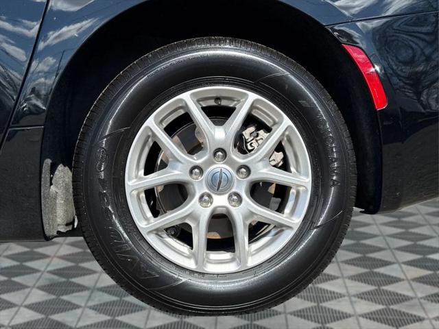 2024 Chrysler Voyager LX
